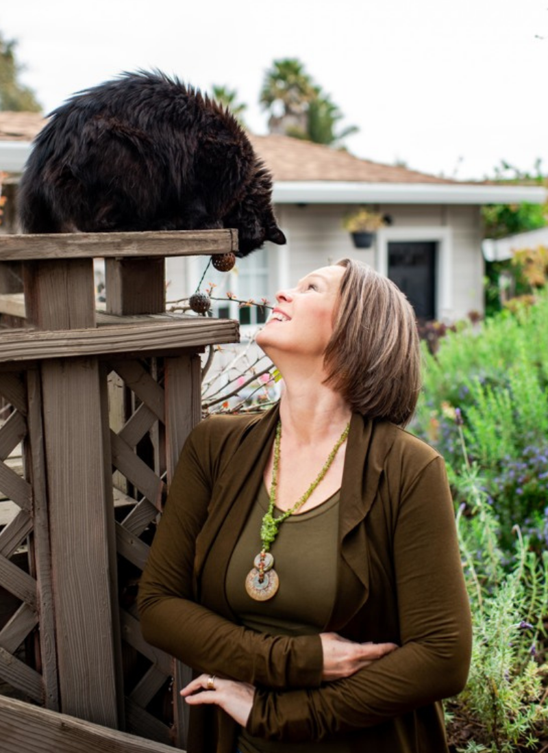 Marije Miller and her black cat